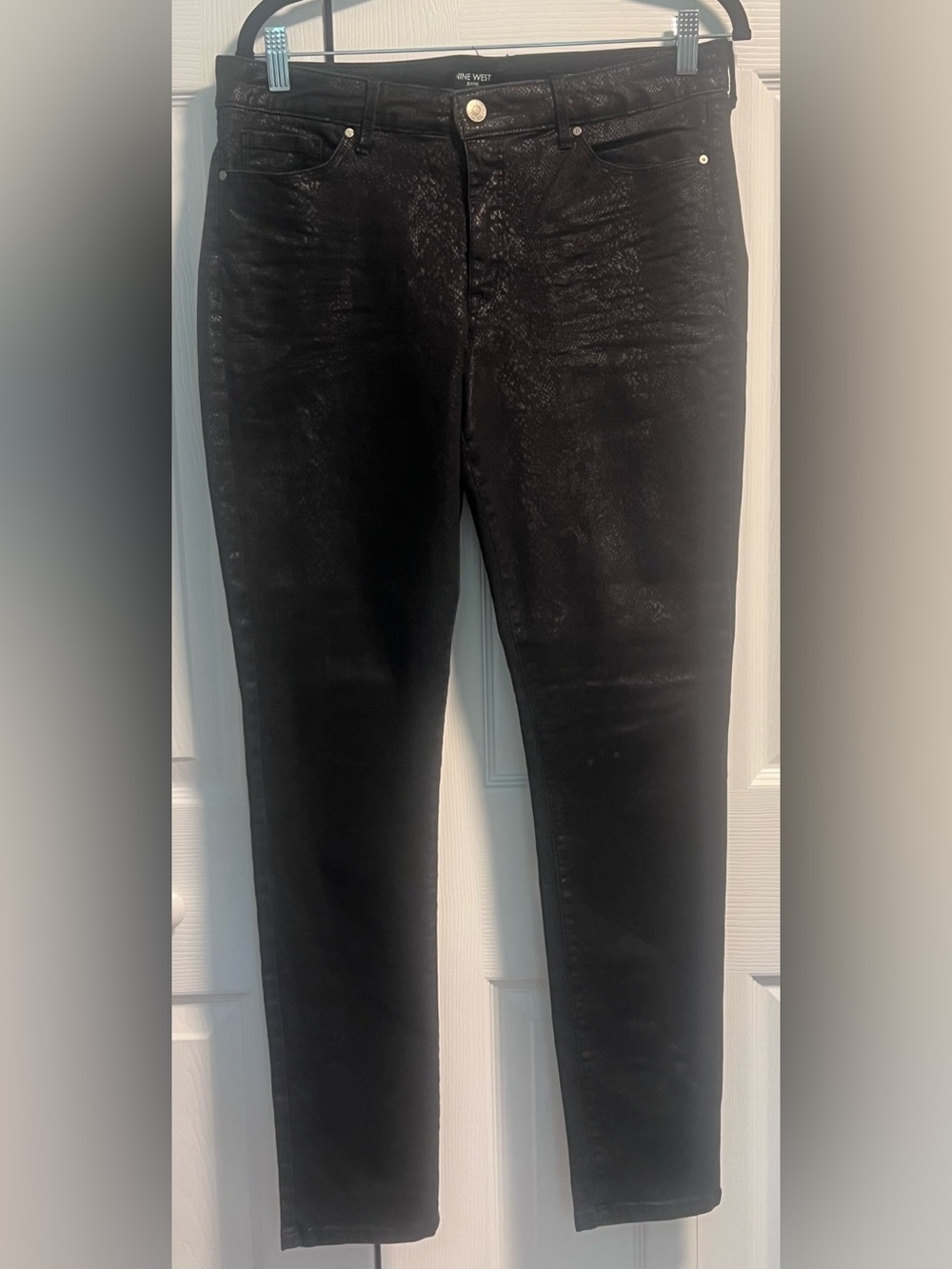 Nine West Black Snake-Print Gramercy Skinny Jeans